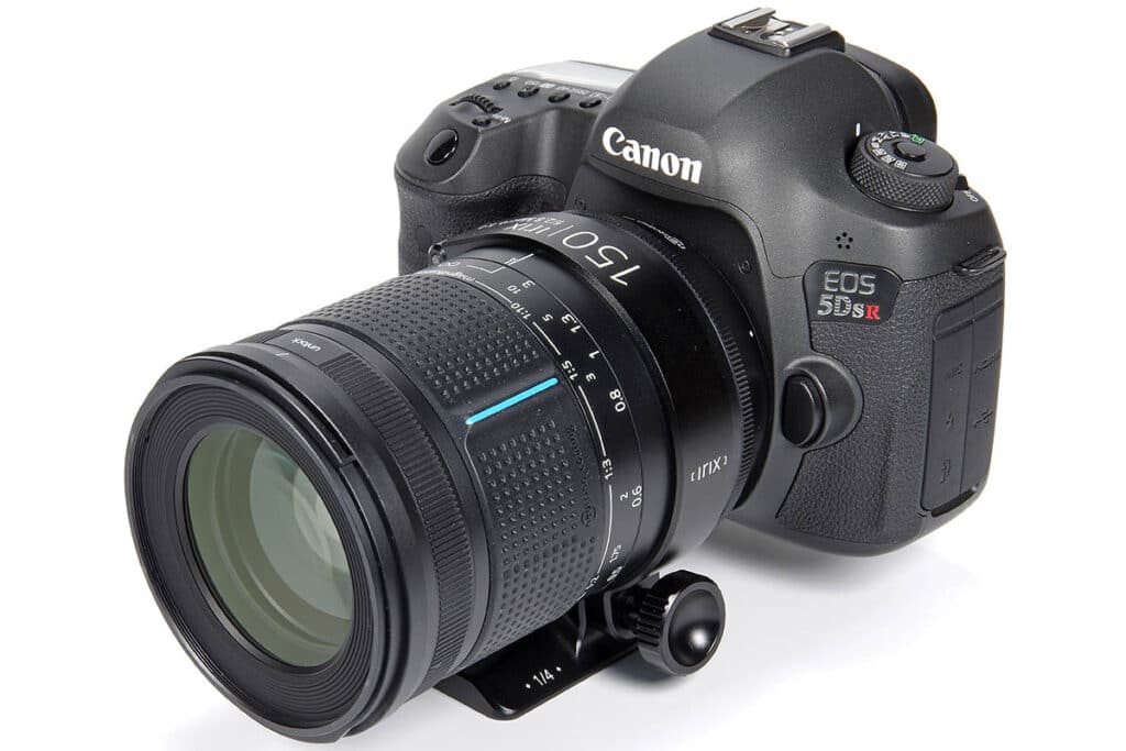 Макро-объектив Irix 150mm f/2.8 Macro - вид спереди на камере Canon