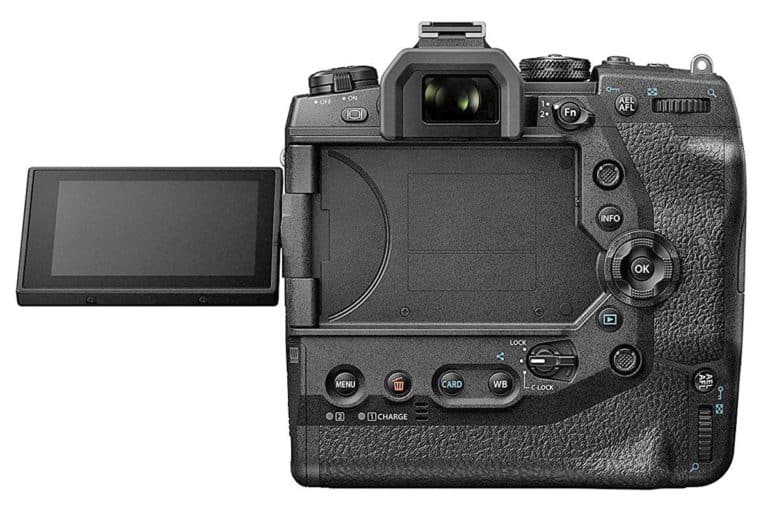 Профессиональный фотоаппарат Olympus OM-D E-M1X. Поворотно-откидной экран.