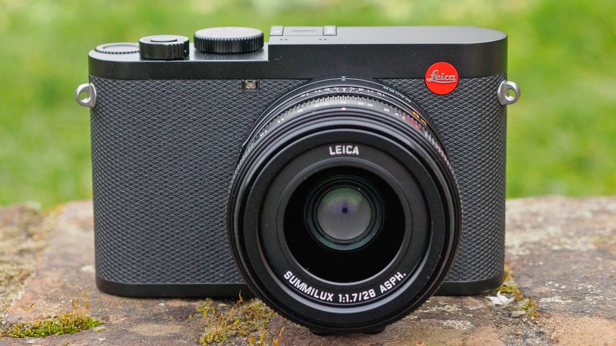 Полнокадровый компактный фотоаппарат Leica Q2 - обложка статьи