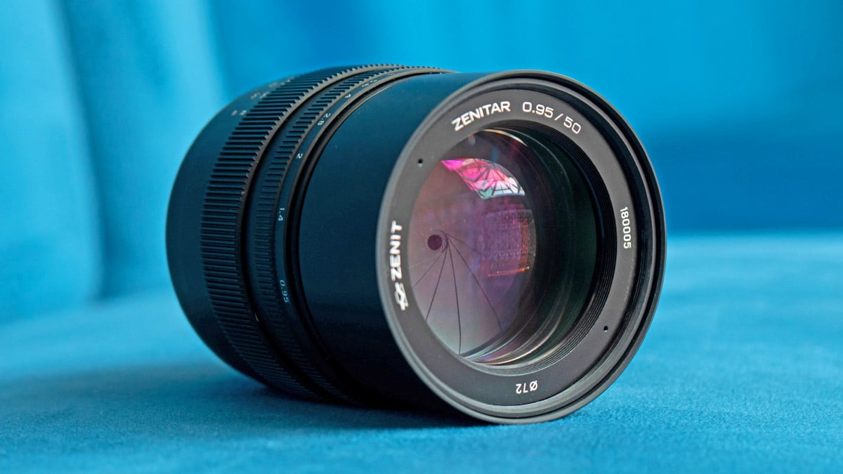 Объектив Зенитар 50/0.95 для полнокадровых камер Sony E - обложка статьи