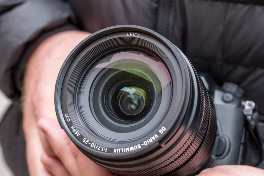 Объектив Panasonic Leica DG Vario-Summilux 10-25mm f/1.7 ASPH. - вид спереди
