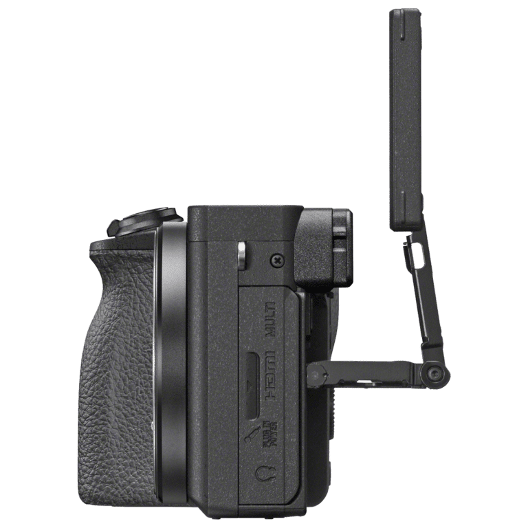 Беззеркальный фотоаппарат Sony A6600 - вид слева с поднятым экраном png