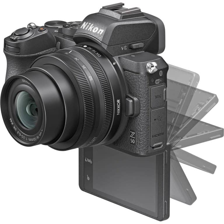 Беззеркальный фотоаппарат Nikon Z50 - откидной экран