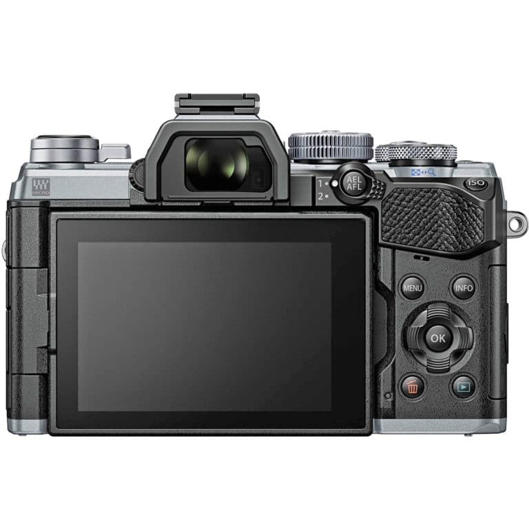 Беззеркальный фотоаппарат Olympus OM-D E-M5 Mark III - вид сзади