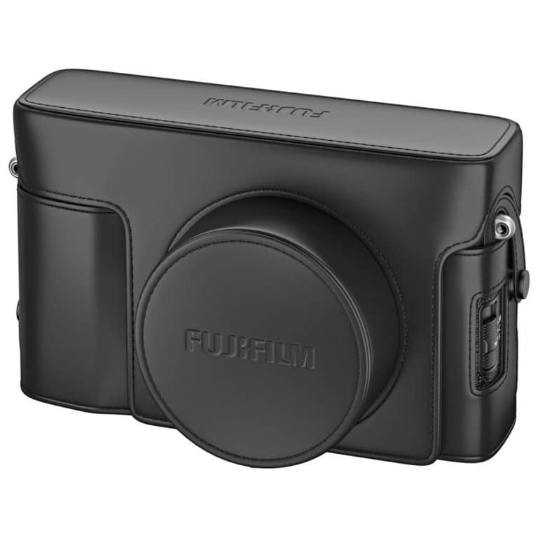 Беззеркальная фотокамера с не сменной оптикой Fujifilm X100V - кожаный чехол
