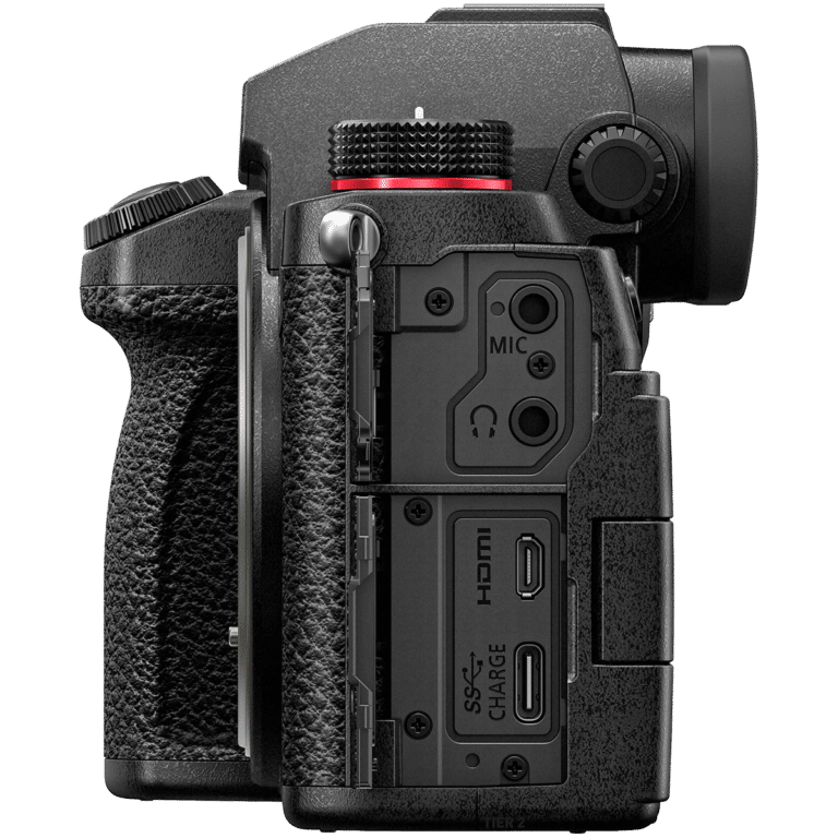 Беззеркальная камера Panasonic lumix S5 - вид слева