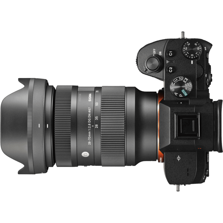 Объектив Sigma 28-70mm f/2.8 DG DN - на камере сони PNG