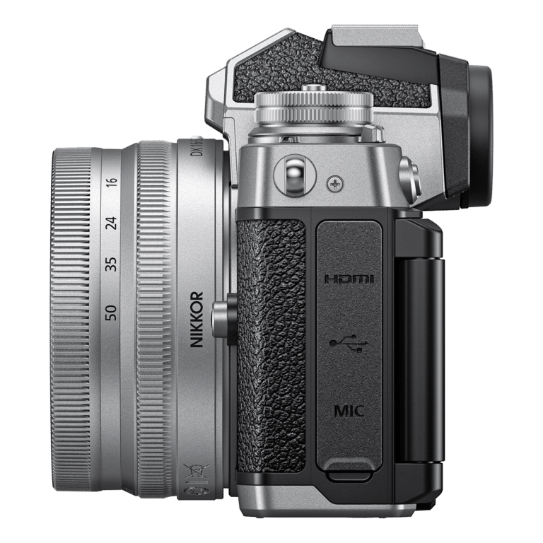Беззеркальный фотоаппарат Nikon Z fc - вид слева PNG