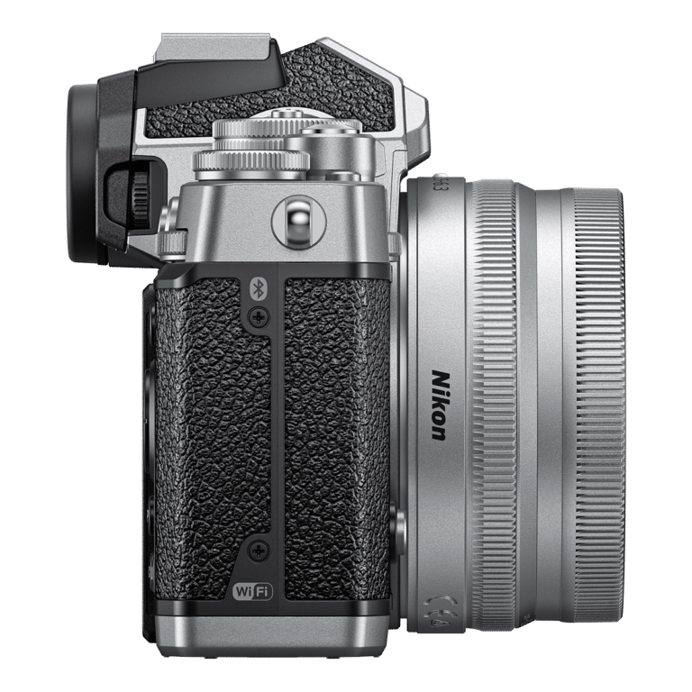 Беззеркальный фотоаппарат Nikon Z fc - вид справа PNG