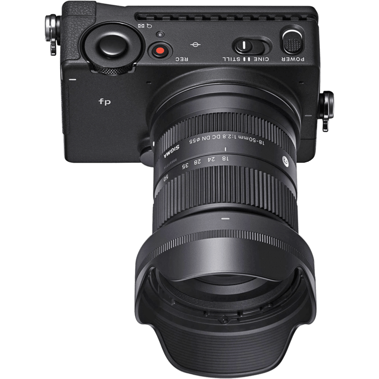Объектив Sigma 18-50mm f/2.8 DC DN Contemporary - на камере Sigma FP PNG