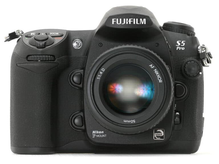Фотоаппарат Fujifilm FinePix S5 Pro - вид спереди
