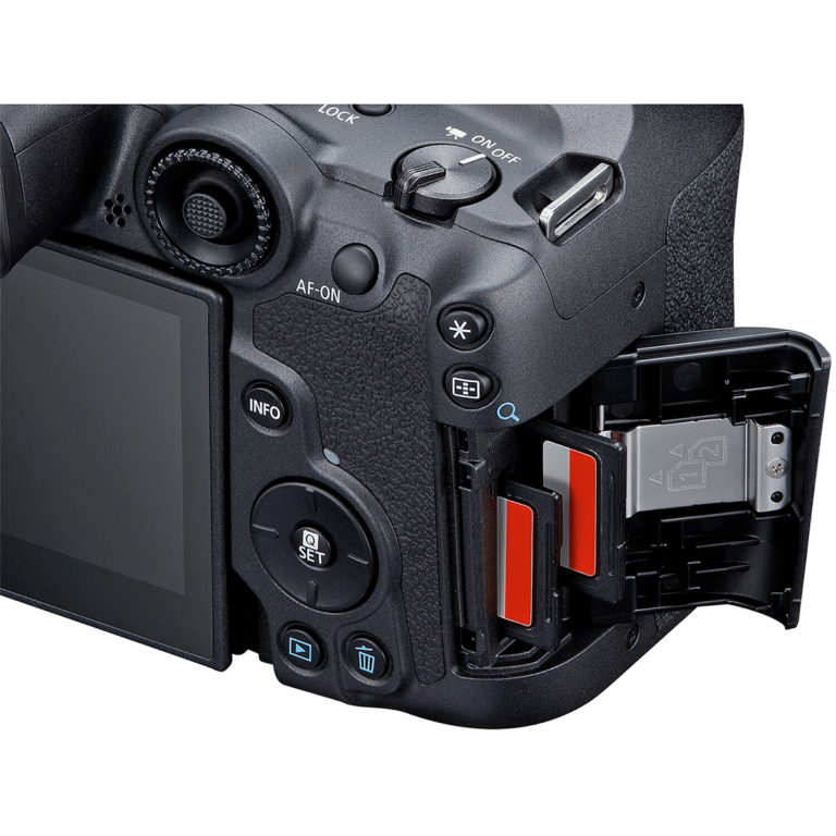 Фотокамера Canon EOS R7 - вид справа PNG