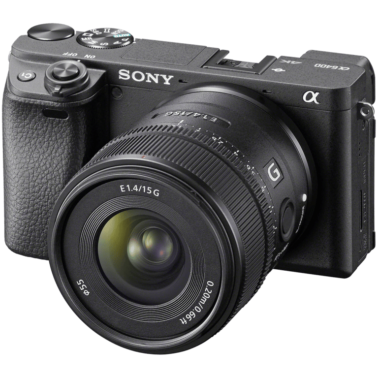 Объектив Sony E 15mm f/1.4 G на камере