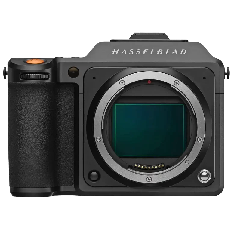 Среднеформатный беззеркальный фотоаппарат Hasselblad X2D 100C - вид спереди
