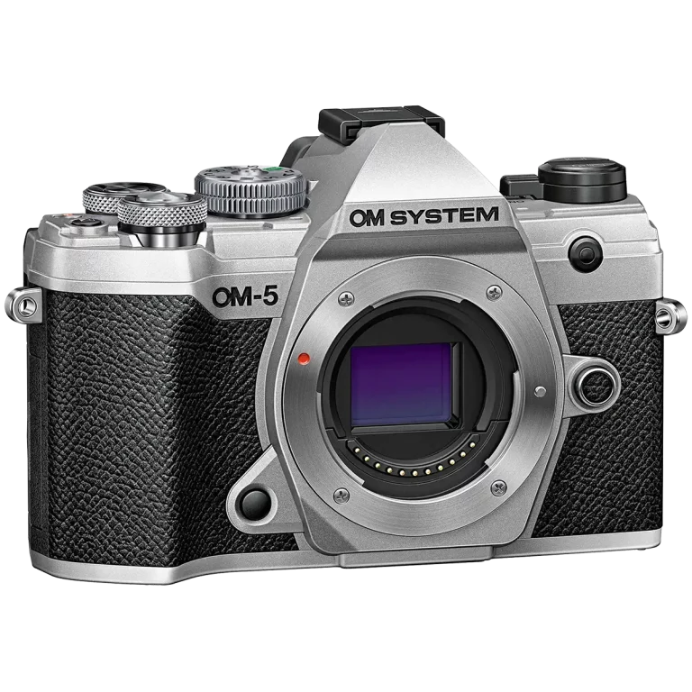 Фотокамера OM SYSTEM OM-5 – вид спереди