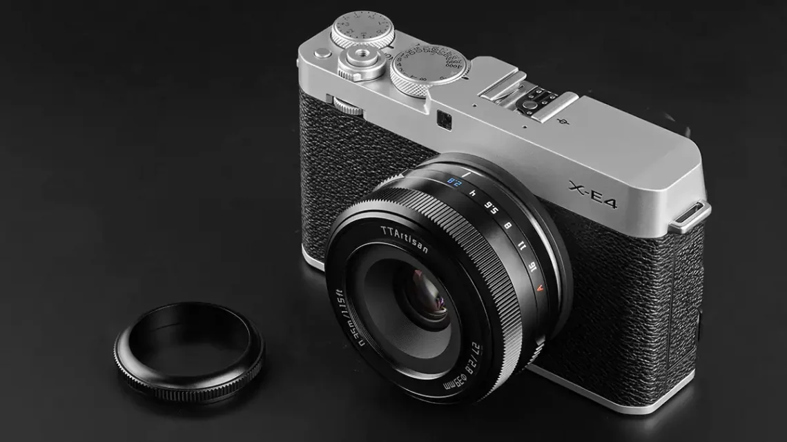 Объектив TTArtisan AF 27mm F2.8 XF – на камере 01