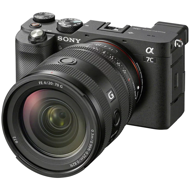 Универсальный зум-объектив Sony FE 20-70mm f/4 G – на камере