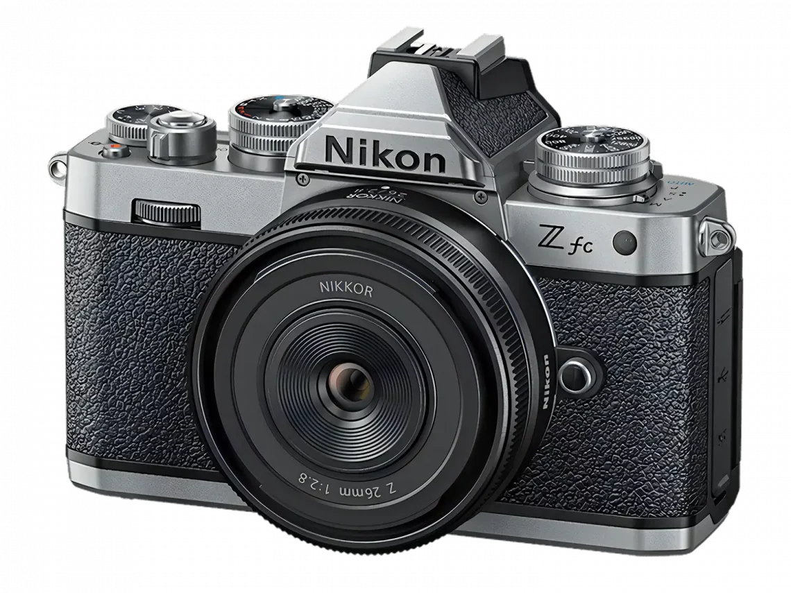 Объектив Nikon NIKKOR Z 26mm f/2.8 на камере Z fc