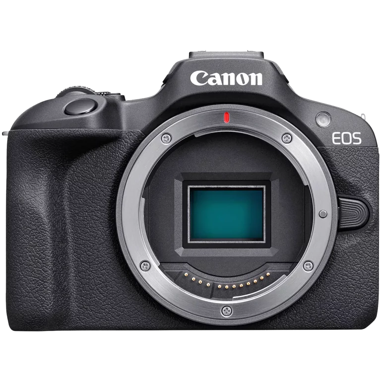 Беззеркальная фотокамера Canon EOS R100 - вид спереди