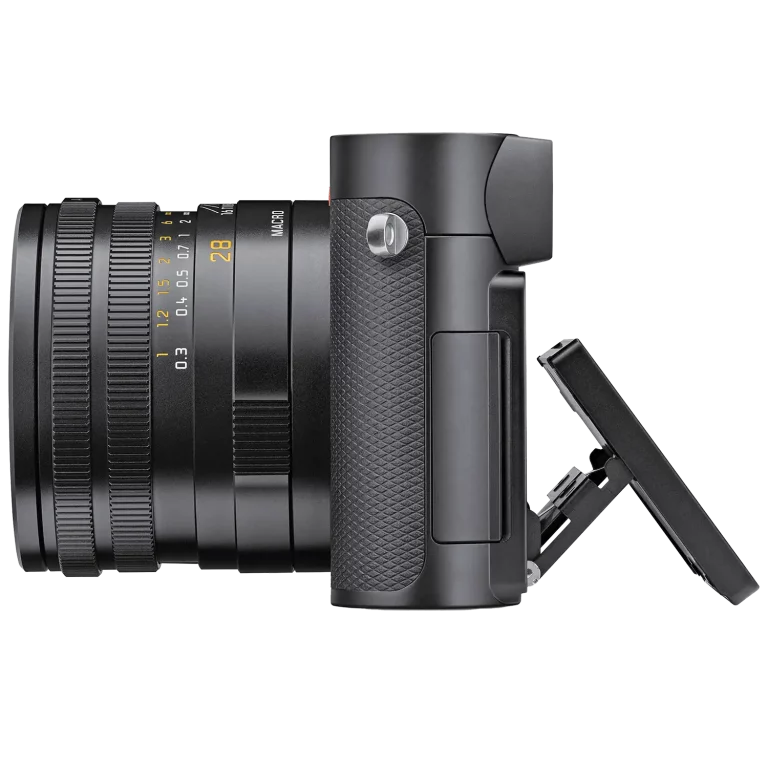 Полнокадровая фотокамера Leica Q3 - вид слева