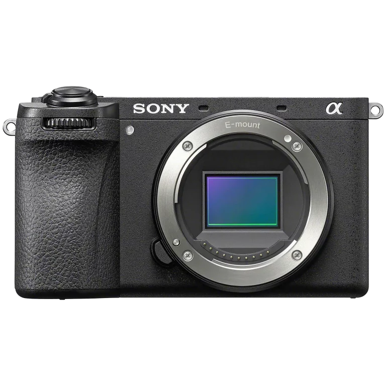 Фотокамера Sony A6700 - вид спереди