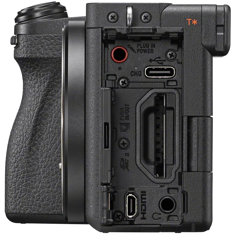 Фотокамера Sony A6700 - вид слева