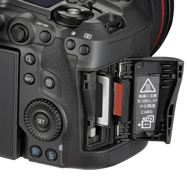 Фотокамера Canon EOS R5 Mark II - слоты для карт памяти